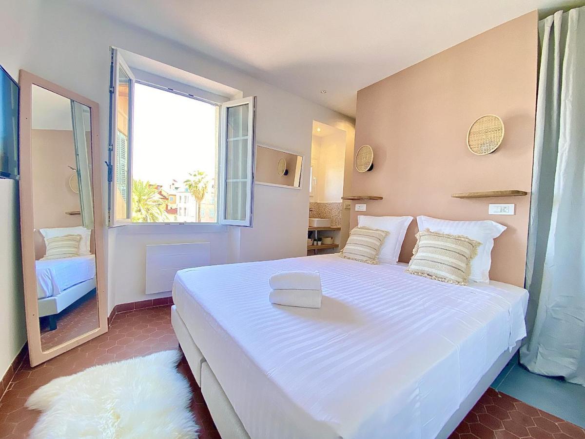 Sablettes Beach-plage-vue Mer-centre * Menton